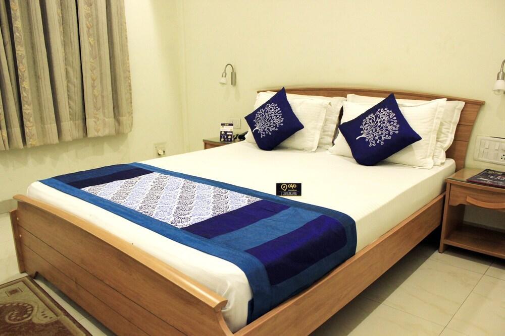 Treebo Palm Tree Palam Vihar Hotel Gurgaon Exterior photo