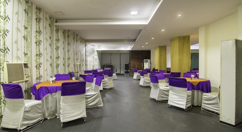 Treebo Palm Tree Palam Vihar Hotel Gurgaon Exterior photo