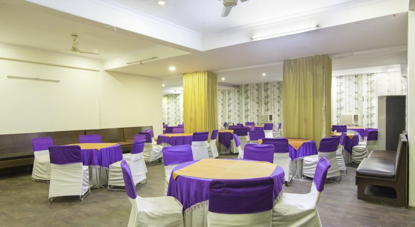Treebo Palm Tree Palam Vihar Hotel Gurgaon Exterior photo